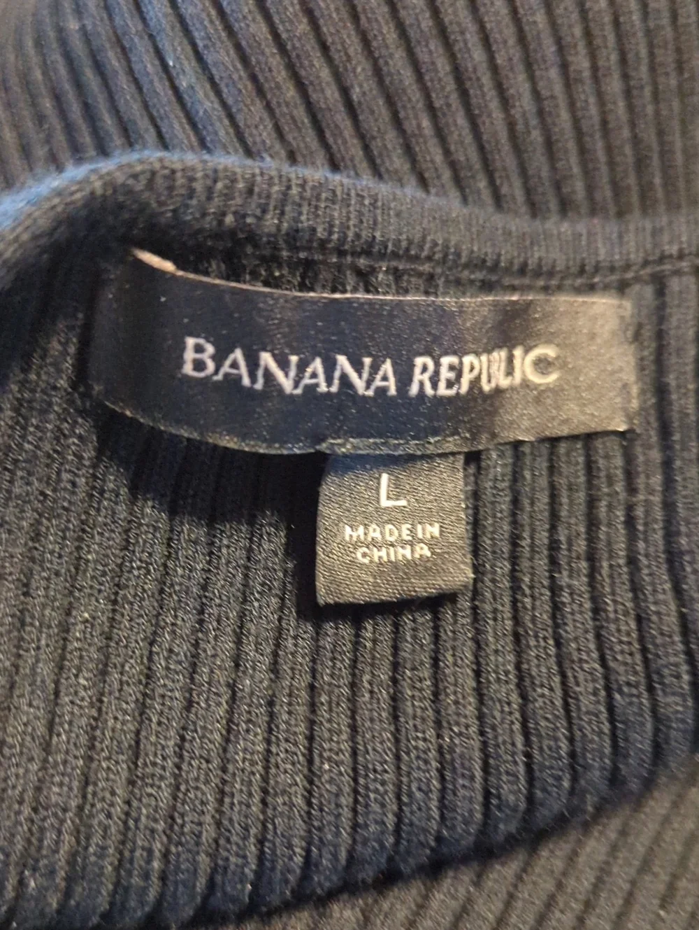 Banana Republic Black Ribbed Knit Top Large Cold Shoulder Bell Sleeves Cruise - Picture 7 of 9